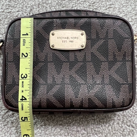 EUC Michael Kors Crossbody Bag in Logo-print Canvas - Picture 10 of 12